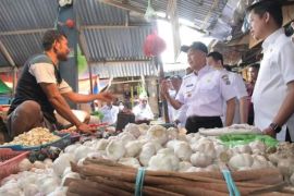 Sulbar operasi pasar stabilkan harga di lima Kabupaten