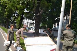 Pemprov DKI sita spanduk dan baliho partai politik tak berizin