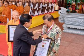 Pagoda Sata-Sahasra Buddha di Tanjungpinang dapat dua rekor MURI