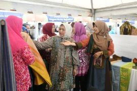 Dekranasda Sumut pamerkan kain ulos di LIMOFF Lombok