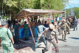 Ratusan lapak pedagang di Pasar Meulaboh ditertibkan Pemkab Aceh Barat