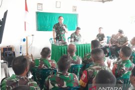 Dandim Ambon tekankan TNI harus netral atasi potensi konflik jelang tahun politik