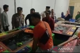 Polisi dan emak-emak gerebek judi tembak ikan di Simpang Empat Asahan