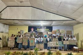 Komunitas MCC edukasi pengelolaan sampah untuk pemuda Pelauw Maluku Tengah