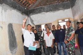 Pemkot Kediri kolaborasi dengan TNI perbaiki rumah warga