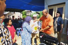 Warga Desa Teluk Meku Babalan minta kepada Plt Bupati Langkat aspal jalan