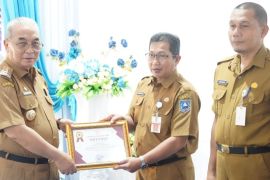 Tiga perangkat daerah terima penghargaan pengelolaan kearsipan internal