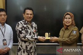 OJK cabut izin usaha BPR EDC Cash di Banten