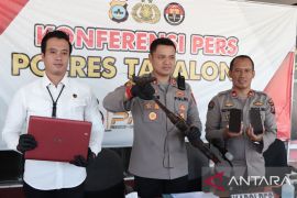 Dipicu emosi warga Tanjung ancam korban dengan senjata mandau