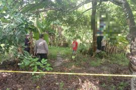 Seorang pria tewas tergantung di kawasan sebuah rumah sakit