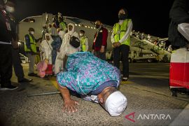 Kedatangan Jamaah Haji Kloter Pertama Kalsel