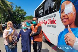 2.000 warga Situbondo ikut pemeriksaan dan operasi katarak gratis