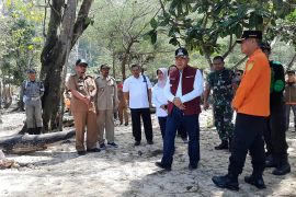 Pencarian tiga korban terseret ombak Pantai Jembatan Panjang gunakan drone