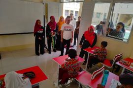 Edi Kamtono minta jangan sampai ada anak tidak bersekolah