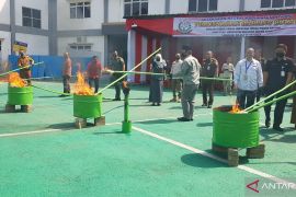 48 senjata tajam dari berbagai jenis dimusnahkan Kejaksaan Negeri Bekasi