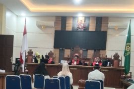 Tiga oknum pegawai Kejari Bandarlampung dituntut hukuman berbeda