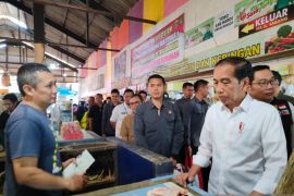 Jokowi kunjungi Pasar Cihapit Bandung