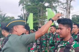 Dandim Putussibau ajak anggotanya bersikap humanis kepada masyarakat