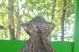 Meaning behind discovery of "Sultan" inscribed on Banten's tombstone