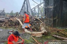 BPJN Maluku  bangun jembatan darurat pulihkan  transportasi Malteng-SBT