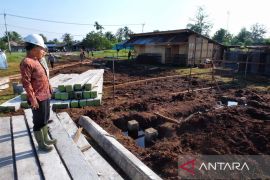 Asmar ultimatum pembangunan perpustakaan di Meranti selesai tepat waktu