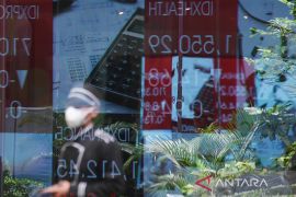 IHSG Bursa Efek Indonesia berpeluang lanjutkan penguatan, BI tahan suku bunga