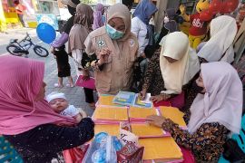 Alfamart - Cussons kolaborasi posyandu 10 ribu ibu dan balita