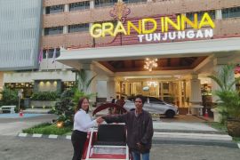 Tingkatkan pendapatan, Grand Inna Tunjungan perbaiki becak