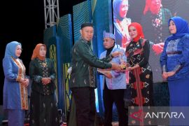 Kolaka Utara keluar sebagai juara umum Jambore PKK di Kendari