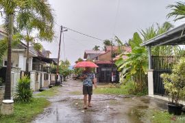 BMKG prakirakan kota padang diguyur hujan ringan pada Rabu
