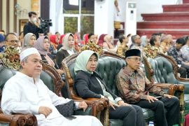 Rektor Unila hadiri pengukuhan guru besar Polinela