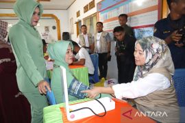 Warga antusias manfaatkan pengobatan gratis TMMD Bone Bolango