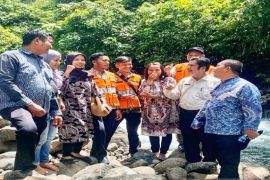 Pastikan pelayanan air minum, Pj Bupati Tapteng survei sumber air Mual Nauli