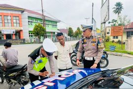 Polres Inhu sanksi  pelanggar lalu lintas selama Operasi Patuh