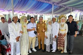 Kejati Babel fasilitasi pernikahan 20 pasangan suami istri