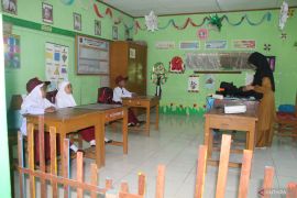 Murid baru sekolah di Agam ini hanya berjumlah tiga orang