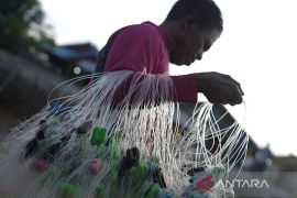 Jasa perbaikan jaring ikan Page 1 Small