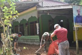 Sasaran tambahan TMMD ke-117 Kodim 1003/HSS perluas dan perindah mesjid