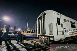 Kronologi kecelakaan lokomotif tabrak truk hingga meledak