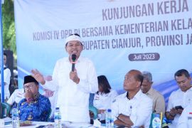 Pemerintah diminta rasionalisasi keramba di Bendungan Cirata yang kelebihan