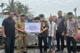 UPZ Bank Kalsel Serahkan Bantuan Korban Kebakaran Gang Indrapura II Banjarmasin