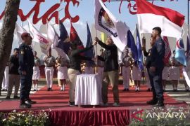 KPU Karangasem berikan bendera kirab Pemilu 2024 ke Klungkung