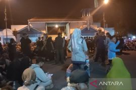 Peringati Malam 1 Sura, warga berebut kotoran kerbau