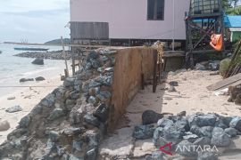 PUPR Kotabaru bangun pengaman pantai di Desa Teluk Tamiang