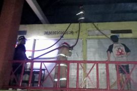 Dua ruko hangus terbakar di Pasar Los Batu Kandangan