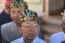 Gubernur Bali copot jabatan oknum kabid Kesbangpol yang pukul stafnya