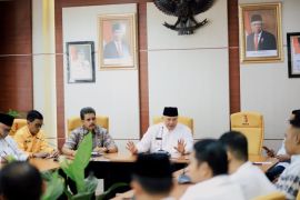 Wako Solok pimpin rapat bersama camat dan lurah se-Kota Solok