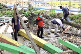 Pemkot Kendari menata area sekitar Kali Kadia