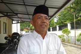 Kemenag Mataram mendistribusikan stiker penjemputan jamaah haji