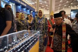 Wapres beri semangat stand Pemkab Banjar di Apkasi Otonomi Expo